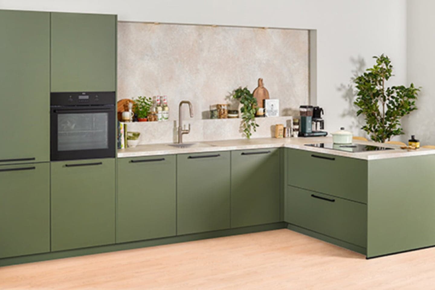 Groene keuken in hoekopstelling