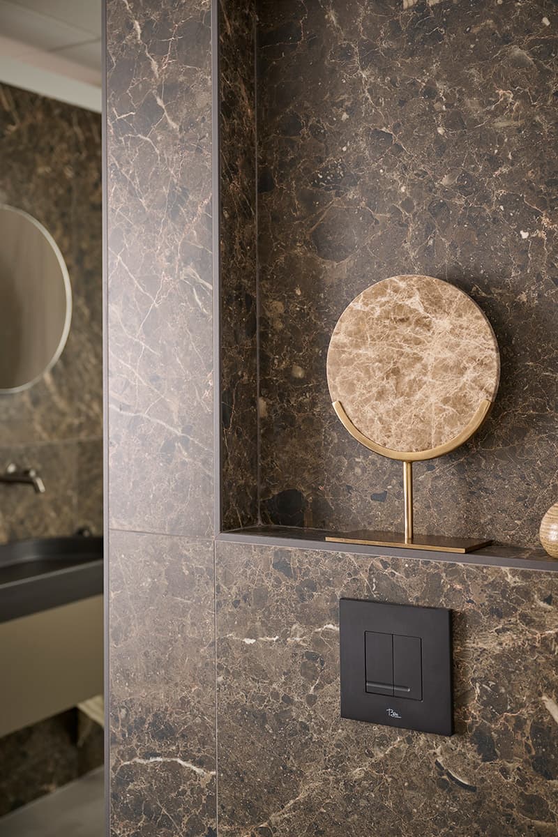 Brugman-Son214236.jpg Badkamer Mokka